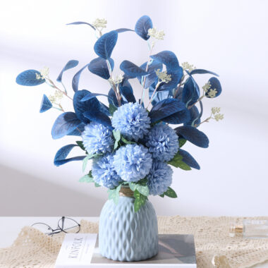  Elegant artificial eucalyptus and chrysanthemum bouquet for table decoration