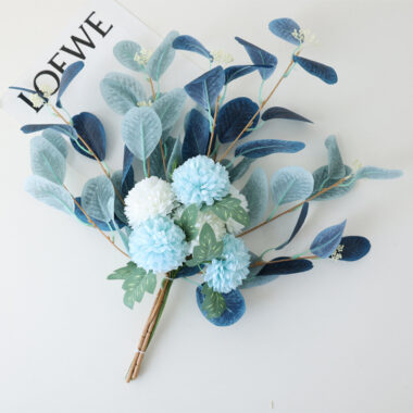  Elegant artificial eucalyptus and chrysanthemum bouquet for table decoration