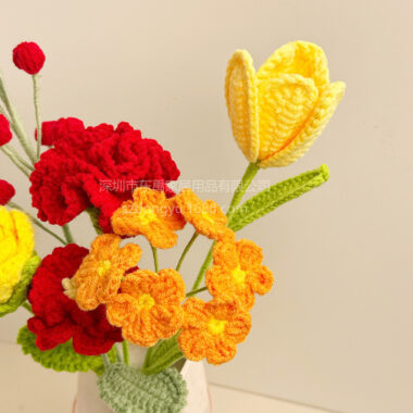 Handmade Knitted Yarn Flower Bouquet with Rose Tulip Carnation Decoration