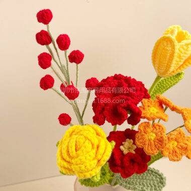 Handmade Knitted Yarn Flower Bouquet with Rose Tulip Carnation Decoration